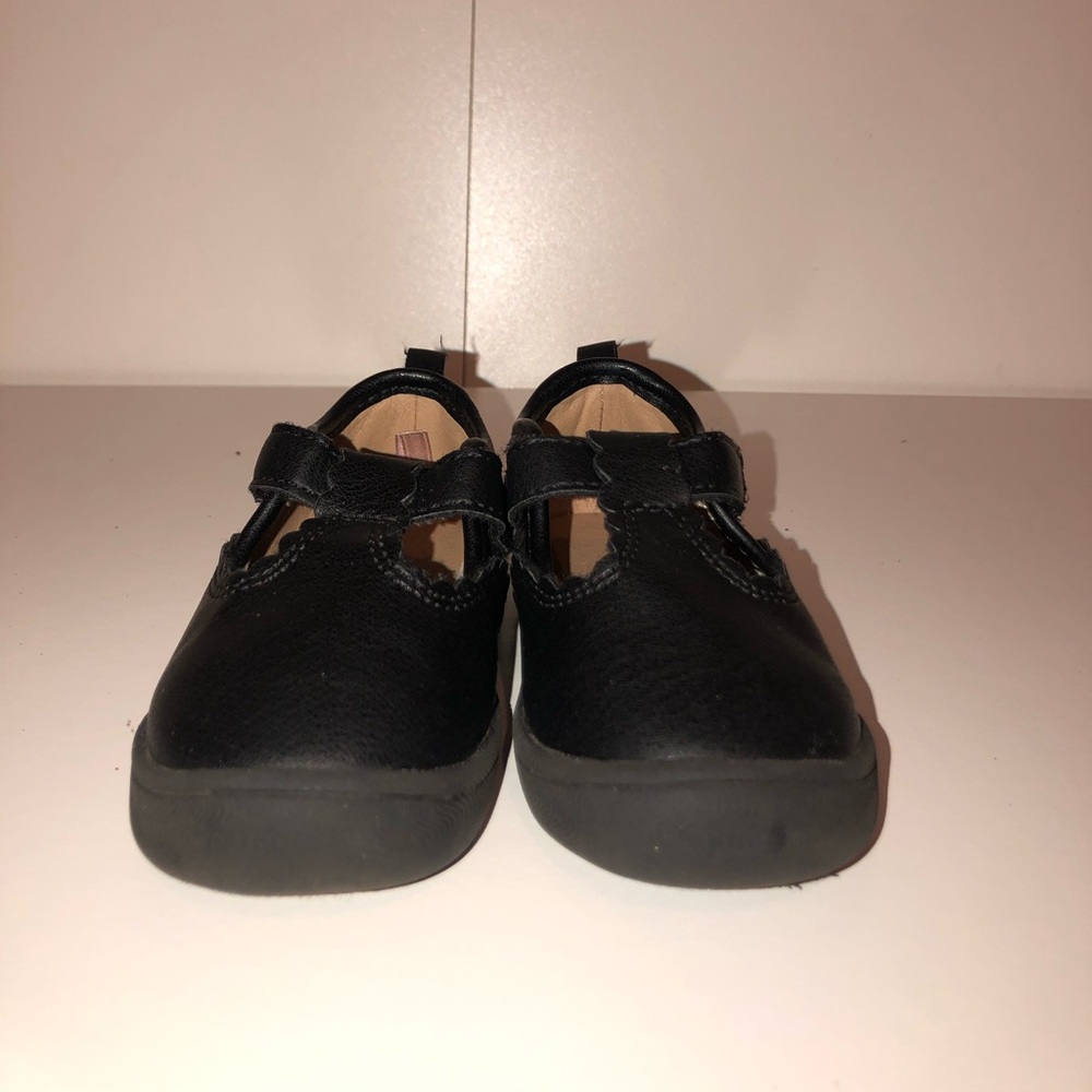 Size 4 - Picture 3 of 3